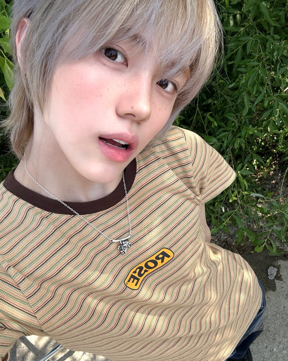 ahncutemin's tweet photo. 250623 _minanism 깨덩이가 정규 앨범 들고 왔어요🤘🏻 https://t.co/NotmNiVYBE