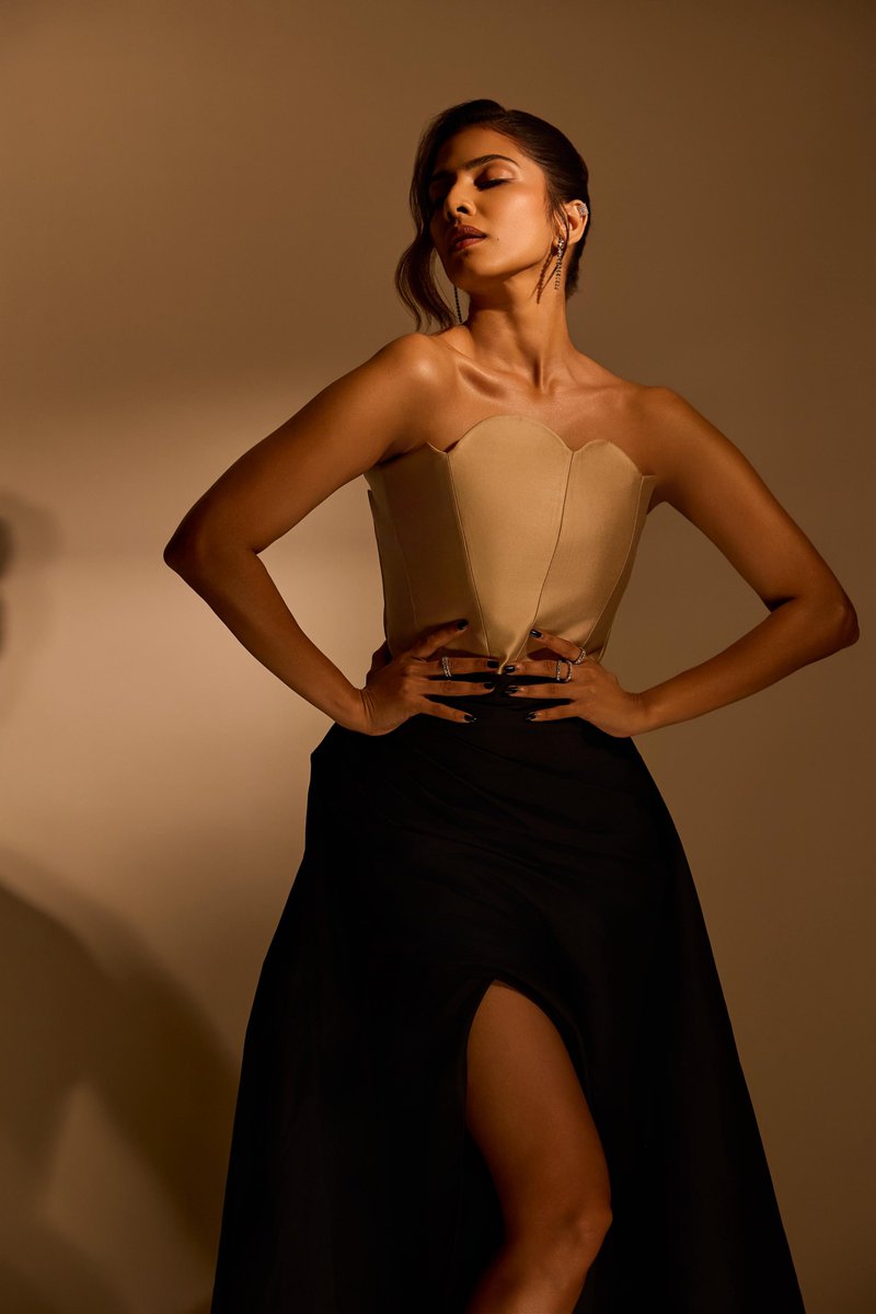 TheRoute (@theroute) on Twitter photo There’s Elegance and then there’s <a href="/MalavikaM_/">Malavika Mohanan</a> ✨
#TheRouteTalent #MalavikaMohanan There’s Elegance and then there’s <a href="/MalavikaM_/">Malavika Mohanan</a> ✨
#TheRouteTalent #MalavikaMohanan