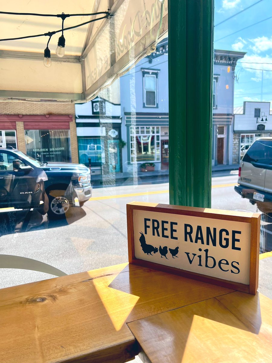 LeighTobes's tweet image. 🍦Ice Cream stop after Monastery visit is a must! Homespun hand-dipped locally made #IceCream brought to you by @SmithMeadows, also an eatery, has an especially delicious grass-fed burger❣️🐄#supportlocalfarms #Sustainability #SundayFunday🍧 in #Shenandoah⛰️