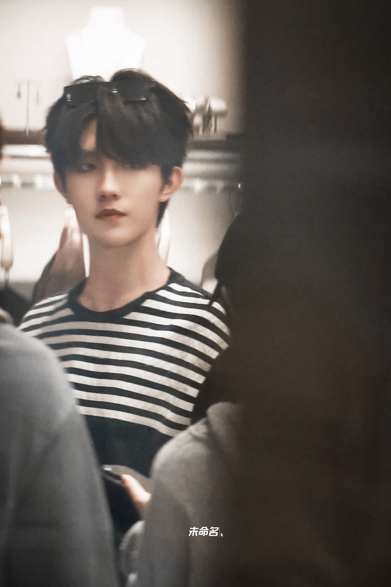 Undefined_SU's tweet photo. #PradaSS26 
#SUxPRADASS26 
#苏新皓 神
@Prada https://t.co/rcT0nuwbvW