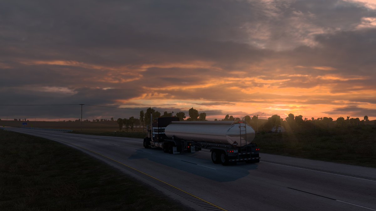 GhostExpressVTC's tweet photo. Photo of the Day | June 22nd, 2025

[ ◉¯] NightFall.

#eurotrucksimulator2 #ets2 #tmp #truckersmp https://t.co/VUSbDYjc2u