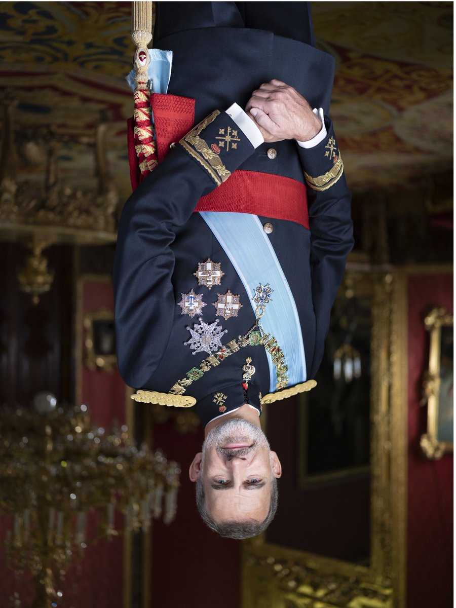 Montserrat ha caigut.
Catalans, és l'hora.