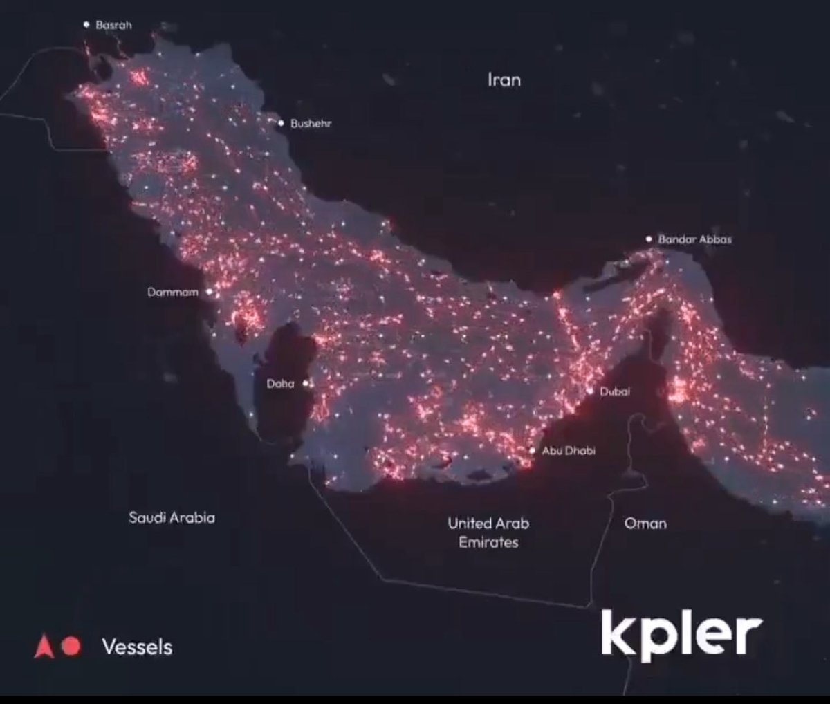 #إيران تملك أدوات تهديد مضيق هرمز، لكن إغلاقه فعليًا يعني مواجهة مع الخليج والصين وأوروبا
المصالح العالمية أكبر من قدرة طهران على التصعيد
التهديد ممكن، التنفيذ شبه مستحيل
أي خطوة بهذا الاتجاه = مغامرة خاسرة
