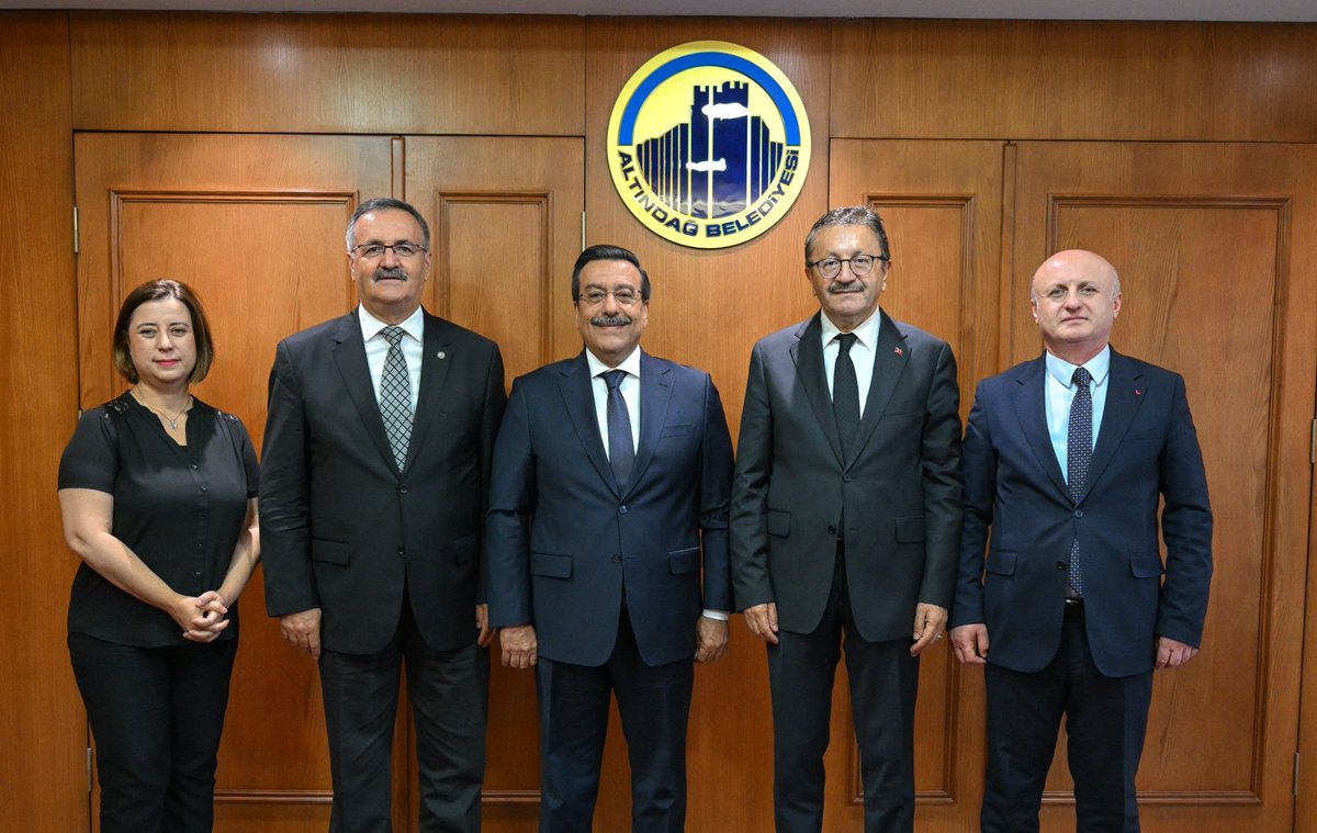 Yeni görev yeri olarak Balıkesir'in Burhaniye ilçesine atanan kıymetli dönem arkadaşım Altındağ Kaymakamımız Sayın Cumali Atilla'ya nazik veda ziyareti için teşekkür ederim. 

Sayın Kaymakamımıza bugüne kadar  göstermiş olduğu hizmetler için de teşekkür eder, yeni görev yerinde