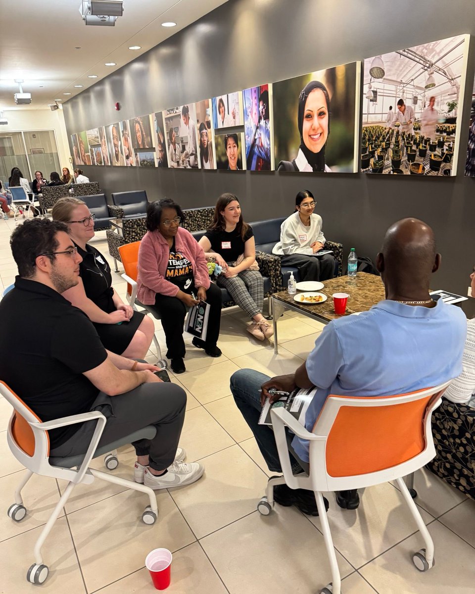 New2Neuropsych's tweet image. 🫶Sending a HUGE thanks to everyone who attended our Meet &amp;amp; Learn at #AACN2025 in Chicago!

We loved meeting everyone and getting to engage in some insightful discussions about neuropsychology!🧠

🙌Another great event in the books! More to come!