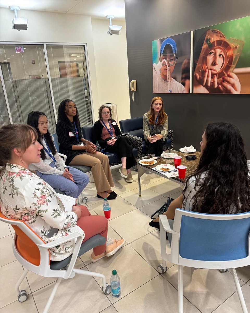 New2Neuropsych's tweet image. 🫶Sending a HUGE thanks to everyone who attended our Meet &amp;amp; Learn at #AACN2025 in Chicago!

We loved meeting everyone and getting to engage in some insightful discussions about neuropsychology!🧠

🙌Another great event in the books! More to come!
