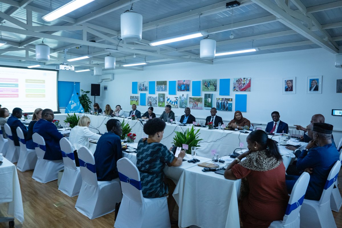 UNAIDS_CN's tweet image. 🌍 Great Post-Changsha EXPO discussions at the UNICEF House between UN & African Ambassadors Group to 🇨🇳! The #CAETE2025 praised for its great turnout (120+ Ambs/Ministers) and 800+ products, showcasing Africa’s growing value addition, and industrial & commercial capabilities🏆