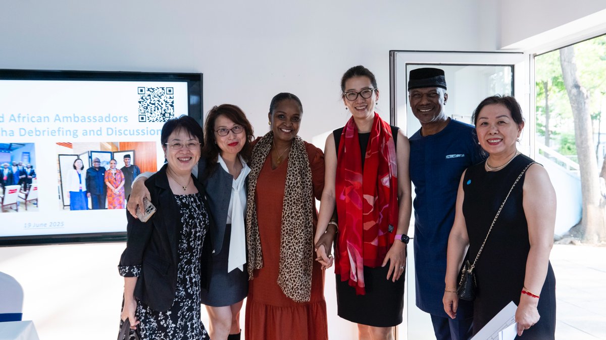 UNAIDS_CN's tweet image. 🌍 Great Post-Changsha EXPO discussions at the UNICEF House between UN & African Ambassadors Group to 🇨🇳! The #CAETE2025 praised for its great turnout (120+ Ambs/Ministers) and 800+ products, showcasing Africa’s growing value addition, and industrial & commercial capabilities🏆