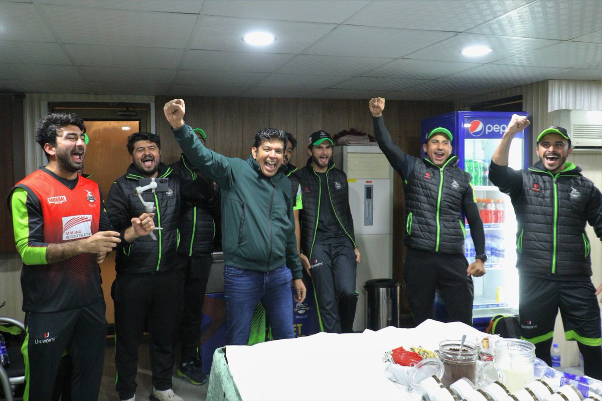 pslmania's tweet photo. 🚨 BREAKING NEWS 🚨

Reports have emerged that the @lahoreqalandars management failed to fulfill their promise of awarding plots to players and staff members following their historic #PSL8 win. The promise, which was said to include not just the team but also the management and social media staff, has allegedly gone unanswered.

Sources claim that repeated queries by members of the management regarding the promised plots have been ignored. One frustrated member of the social media team has even launched a campaign under the hashtag #AskQalandars, saying he is still waiting for any official response from the franchise owners.

#PSLMania | #LahoreQalandars | #PSL