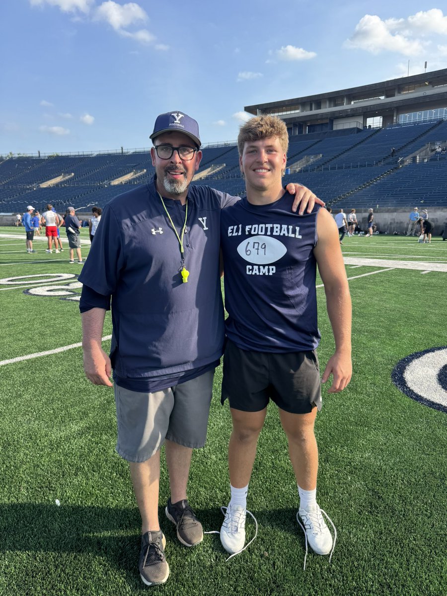 Nick_Booker7's tweet image. Had a great time at Yale!
@coach_smcgowan @ChrisBergeski @CoachCiotti11 @RecruitEMHS_FB @kyle_mccomb @Coachjmerideth