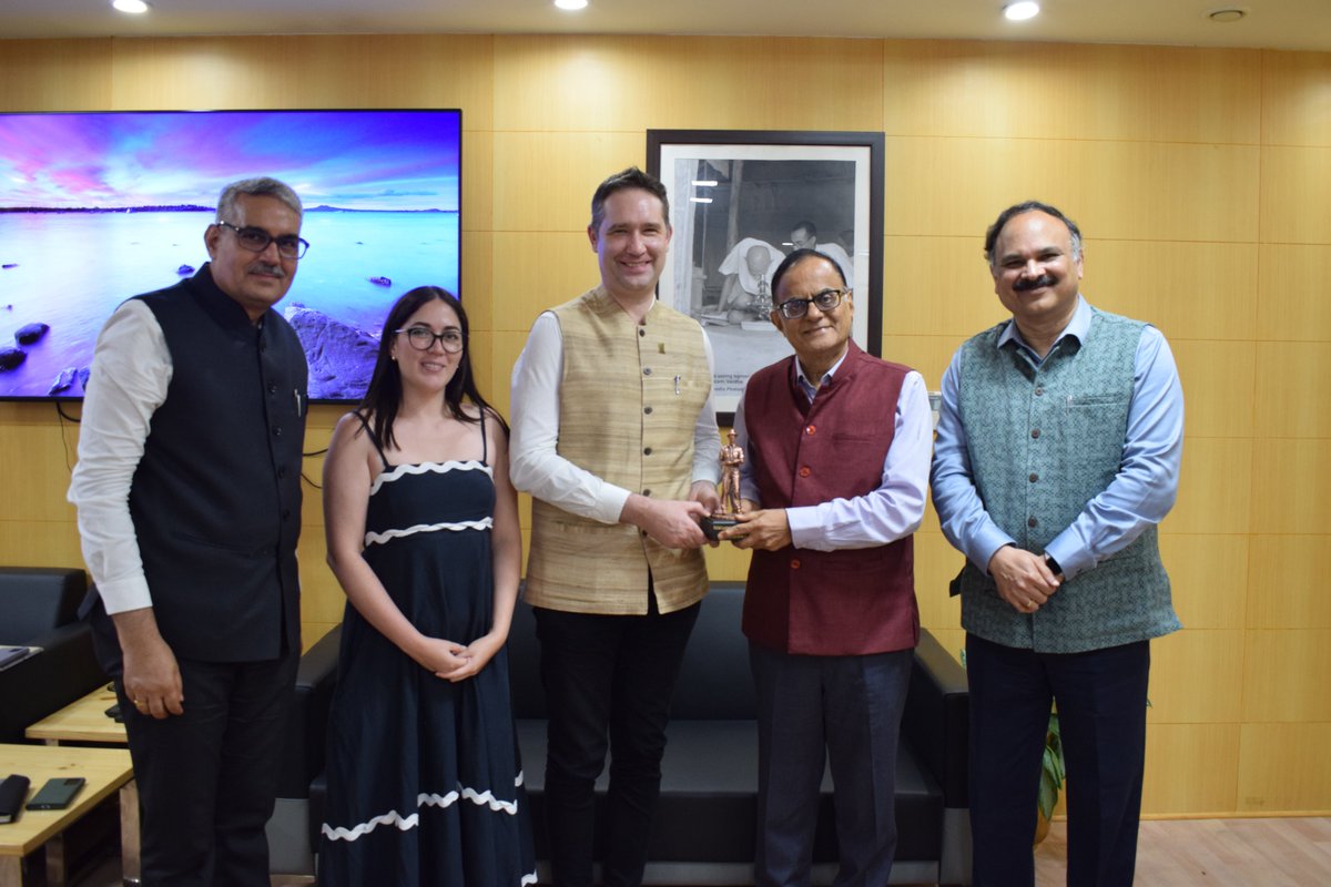 Dr. <a href="/bramaccimmyt/">Bram Govaerts CIMMYT</a>, Director General, <a href="/CIMMYT/">CIMMYT</a>, called on Prof. <a href="/AjaySoodIISc/">Ajay Sood</a>, Principal Scientific Adviser to the Government of India (<a href="/PrinSciAdvGoI/">Principal Scientific Adviser, Govt. of India</a>) and presented a proposal on “SETU: Bridging India’s Climate Action with Rural Resilience and Improved Livelihood”, as suggested to