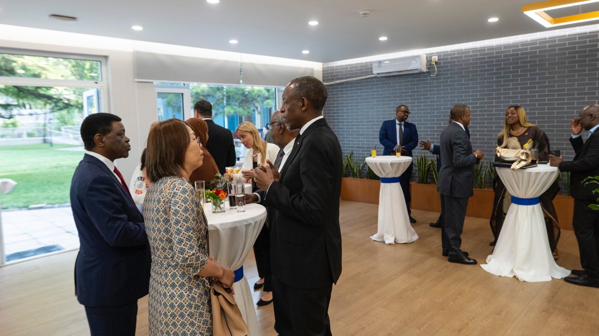 UNAIDS_CN's tweet image. 🎯Post-CAETE debrief key outcome:
✅African value-added products show export gain
✅China's 100% tariff-free policy boosts access
✅Chinese manufacturing investment remains crucial (🇷🇼🇨🇳 chili model)
✅UN crucial for supporting AU & Africa's strategic asks & FOCAC implementation