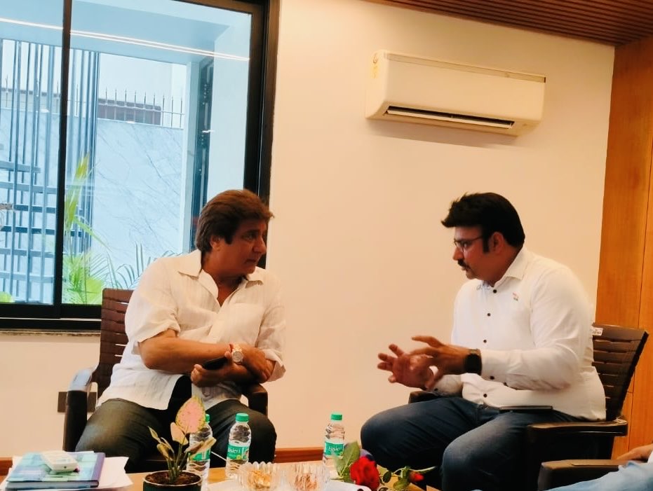Praveen Malik (@praveenmalik86) on Twitter photo पूर्व सांसद, सफल अभिनेता व वक्तव्य के धनी श्री राज बब्बर <a href="/RajBabbar23/">Raj Babbar</a> जी को जन्मदिवस की हार्दिक शुभकामनाएं।
<a href="/kataria_nishit/">Adv Nishit Kataria</a> पूर्व सांसद, सफल अभिनेता व वक्तव्य के धनी श्री राज बब्बर <a href="/RajBabbar23/">Raj Babbar</a> जी को जन्मदिवस की हार्दिक शुभकामनाएं।
<a href="/kataria_nishit/">Adv Nishit Kataria</a>
