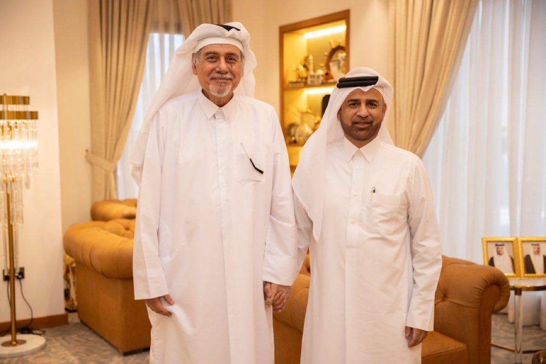 التوقّيع على إصدار "معجم الإيقاعات الخليجية" للموسيقار القطري حامد النعمة، في خطوة تعزّز حفظ وتوثيق الموروث الموسيقي الخليجي.
#قطر #كتارا_ملتقى_الثقافات
#كتارا_وجهة_ثقافية_سياحية