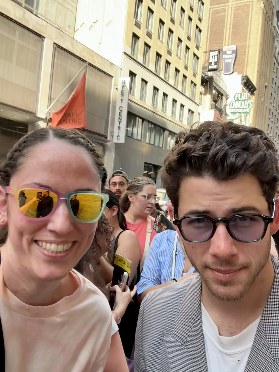 Danielle tweet media