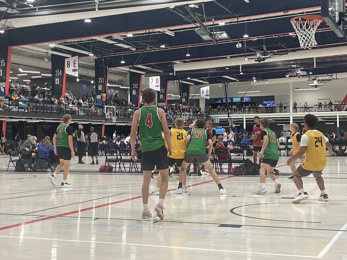 PrepHoopsMO's tweet photo. One of the highlights of the ⁦@MW_Showcase⁩ was being able to watch many excellent small school programs that were in attendance, including two of the best in Mid Buchanan and Monroe City https://t.co/Su2lebJzNl