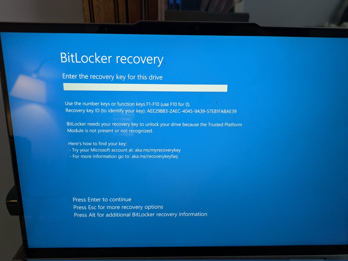 TedMerz's tweet image. can anyone from msft explain why this keeps happening to me ? this doesn't happen on macs