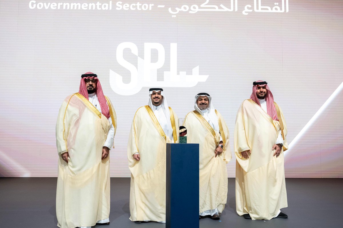 من القطاع الحكومي؛ مؤسسة البريد السعودي (سبل) تستلم درع المستوى البرونزي تقديرًا لالتزامها بأعلى معايير الجودة ضمن الدورة السابعة لـ #جائزة_الملك_عبدالعزيز_للجودة
#سعيٌ_نحو_التميز