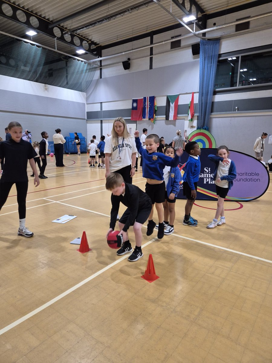 HolyFamilyM6's tweet photo. Some of our Year 2 children are enjoying the multi skills activities this afternoon at the KS1 @Panathlon @SportMattersDG https://t.co/iQCJuV7Mt0