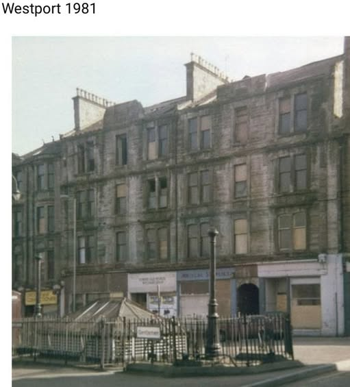 mdf200's tweet image. This is what Dundee was like when it was ruled from London.

Why do unionists want to go back to this poverty and decay?

Dundee West Port 1981
#ScottishIndependence
