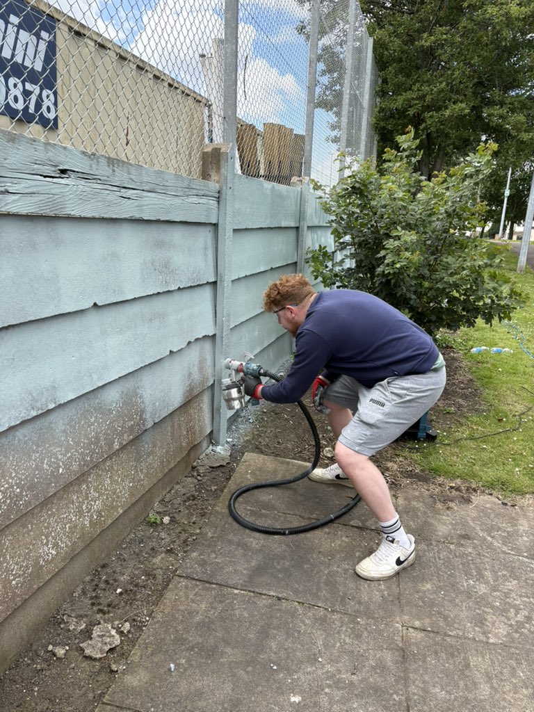 EmmaBrownELC (@brown_elc) on Twitter photo Thanks to <a href="/balfourbeatty/">Balfour Beatty</a> who are supporting the management committee through community benefits to paint the outside wall at <a href="/PennypitFLC/">The Pennypit Family and Learning Centre</a> - great to see David, Duncan and Eliza on site today! Thanks to <a href="/balfourbeatty/">Balfour Beatty</a> who are supporting the management committee through community benefits to paint the outside wall at <a href="/PennypitFLC/">The Pennypit Family and Learning Centre</a> - great to see David, Duncan and Eliza on site today!