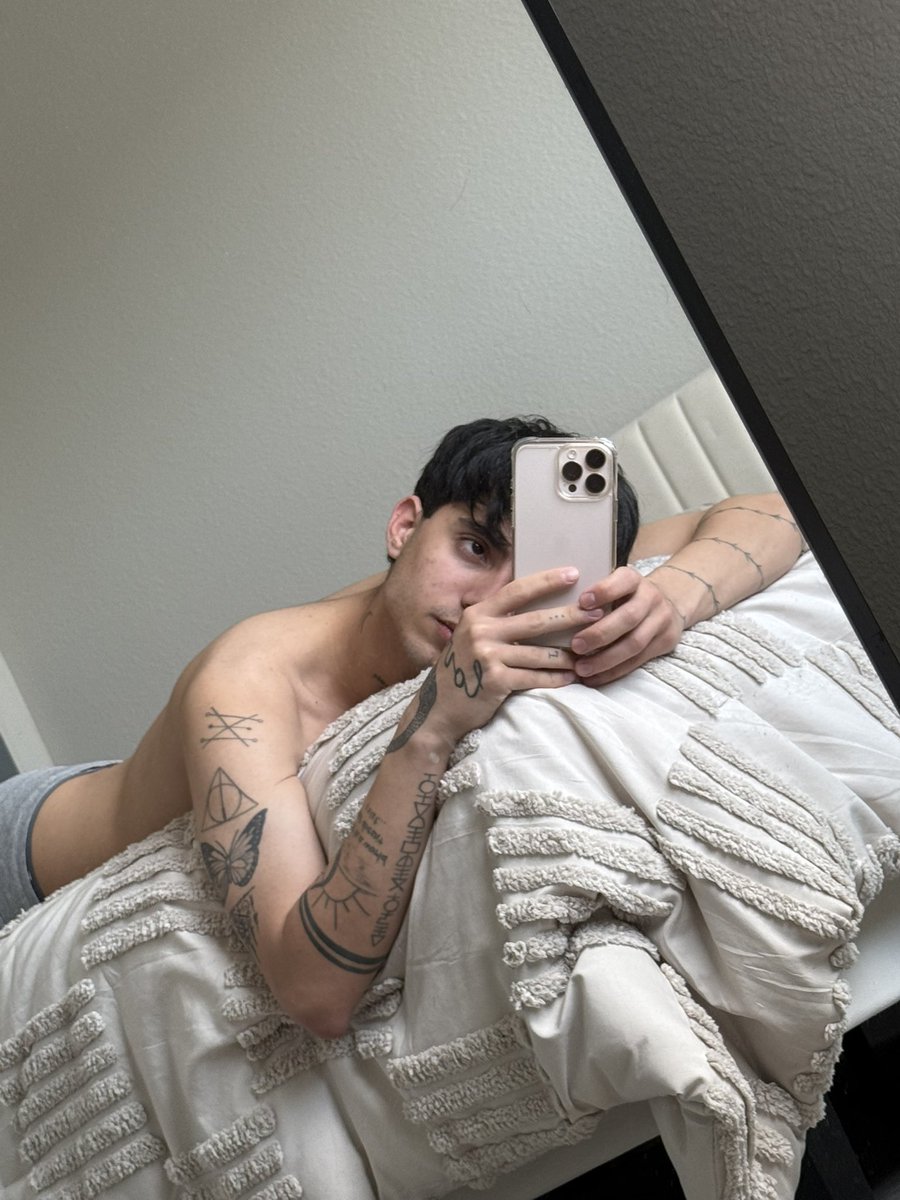 AxelTWINK🇨🇴 tweet media