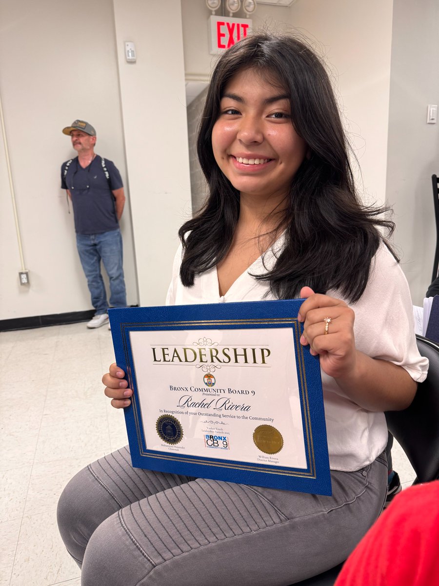 Congratulations to Rachel Rivera ’28 on receiving the New York Yankees Leadership Award! Of the many students who completed their community service with Bronx Community Board 9 this past winter, only five were selected for this incredible honor, and Rachel was proudly among them.