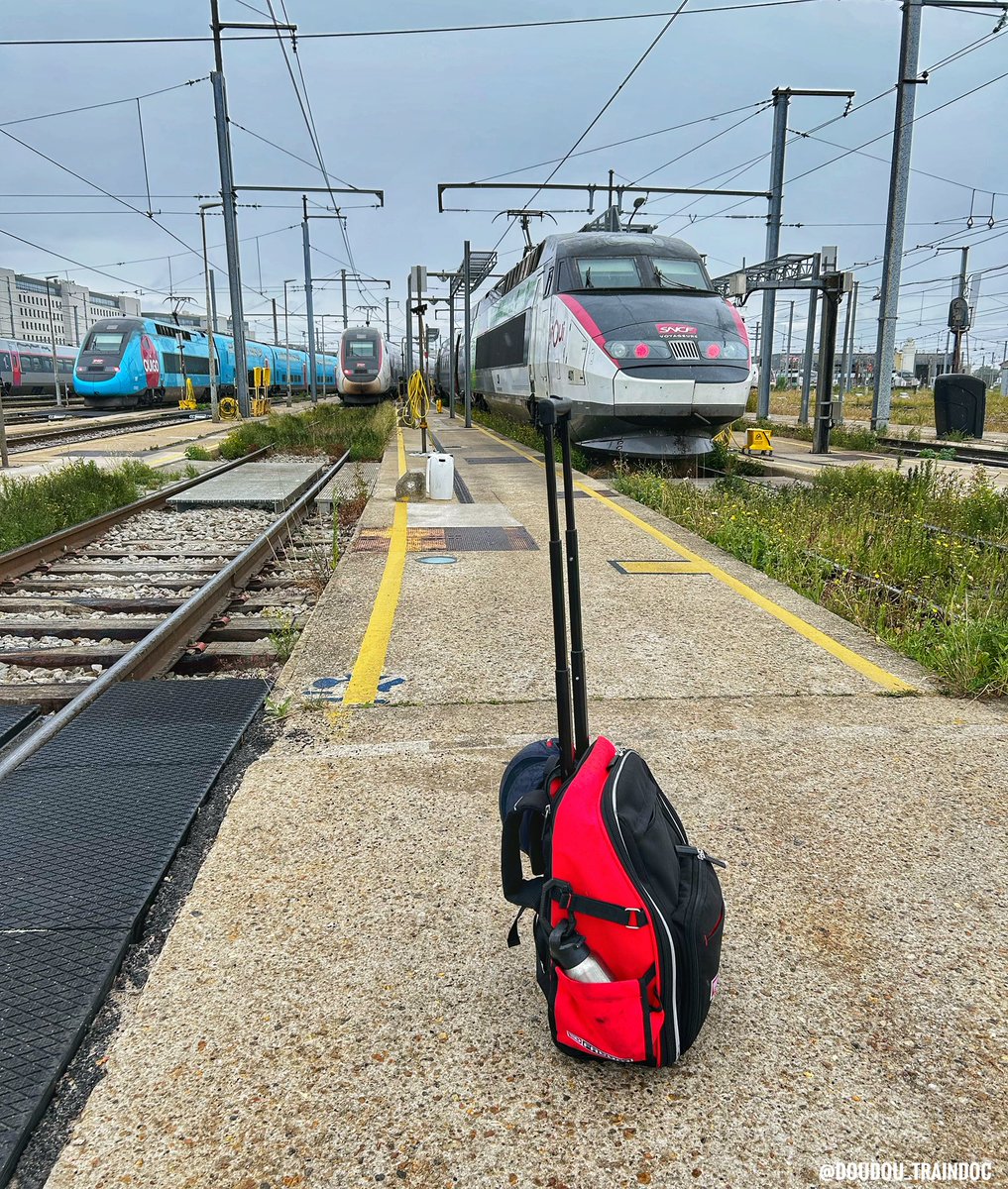 Doudou_TrainDoctor 🛠️⚡️ (@doudou_traindoc) on Twitter photo Fini les vagues et les cigales 🏖️🥺…Enfin pour l’instant 😏 !
Retour aux affaires pour tout l’été sur vos TGV 🚄💨 Fini les vagues et les cigales 🏖️🥺…Enfin pour l’instant 😏 !
Retour aux affaires pour tout l’été sur vos TGV 🚄💨