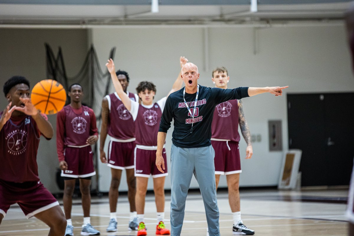 EKUHoops's tweet image. Catch head coach @CoachAWHamilton tonight at 6:30 on the @wbontvsports Jack Burford Chevrolet Sports Show.
Listen on 103.5 @CBSSportsRadio
or watch 📺
web - bit.ly/3i0T0B9
YouTube - bit.ly/4ekdjpQ
Facebook - bit.ly/3ivDE8z