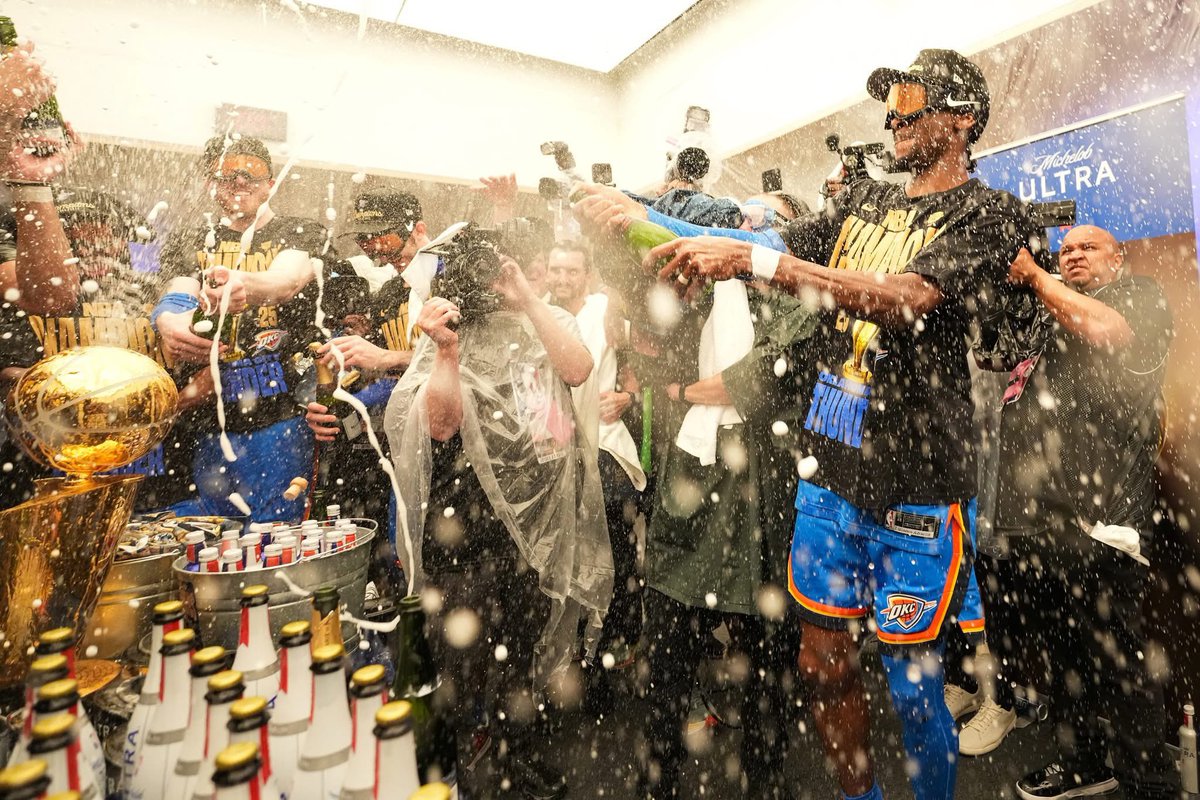 loudtownco's tweet photo. Hang it in the Louvre OKC⚡️🍾🏆

#ThunderUp https://t.co/YvbSz28Ab4