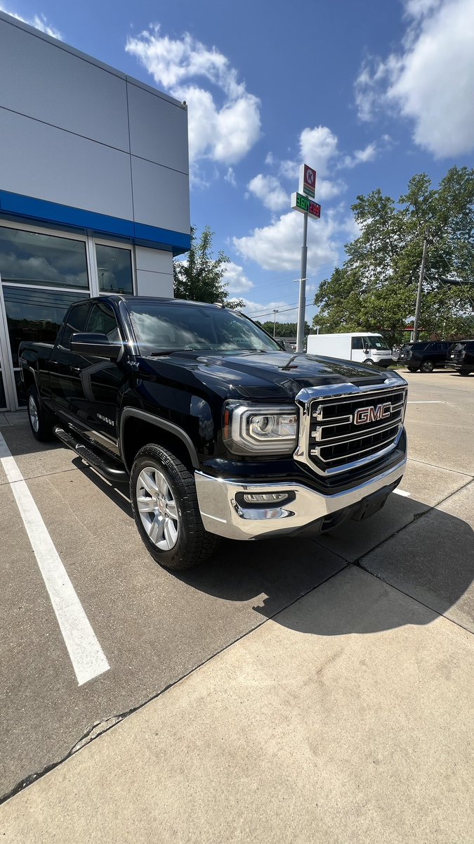 Mikeeguapoo2x's tweet image. John just went from Subaru to Sierra. Clean swap. Clean deal.
For the deal you’ll like, come see Mike!
#TruckSeason #GMCWins #MikeAutoConnection