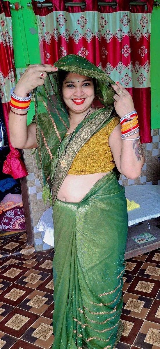 आज तुम्हारे भैया जी पूरे 3 महीने की ड्यूटी गए है। अब तुम्हारी भाभी की भड़कती जवानी का ख्याल कौन रखेगा देवर जी 😘