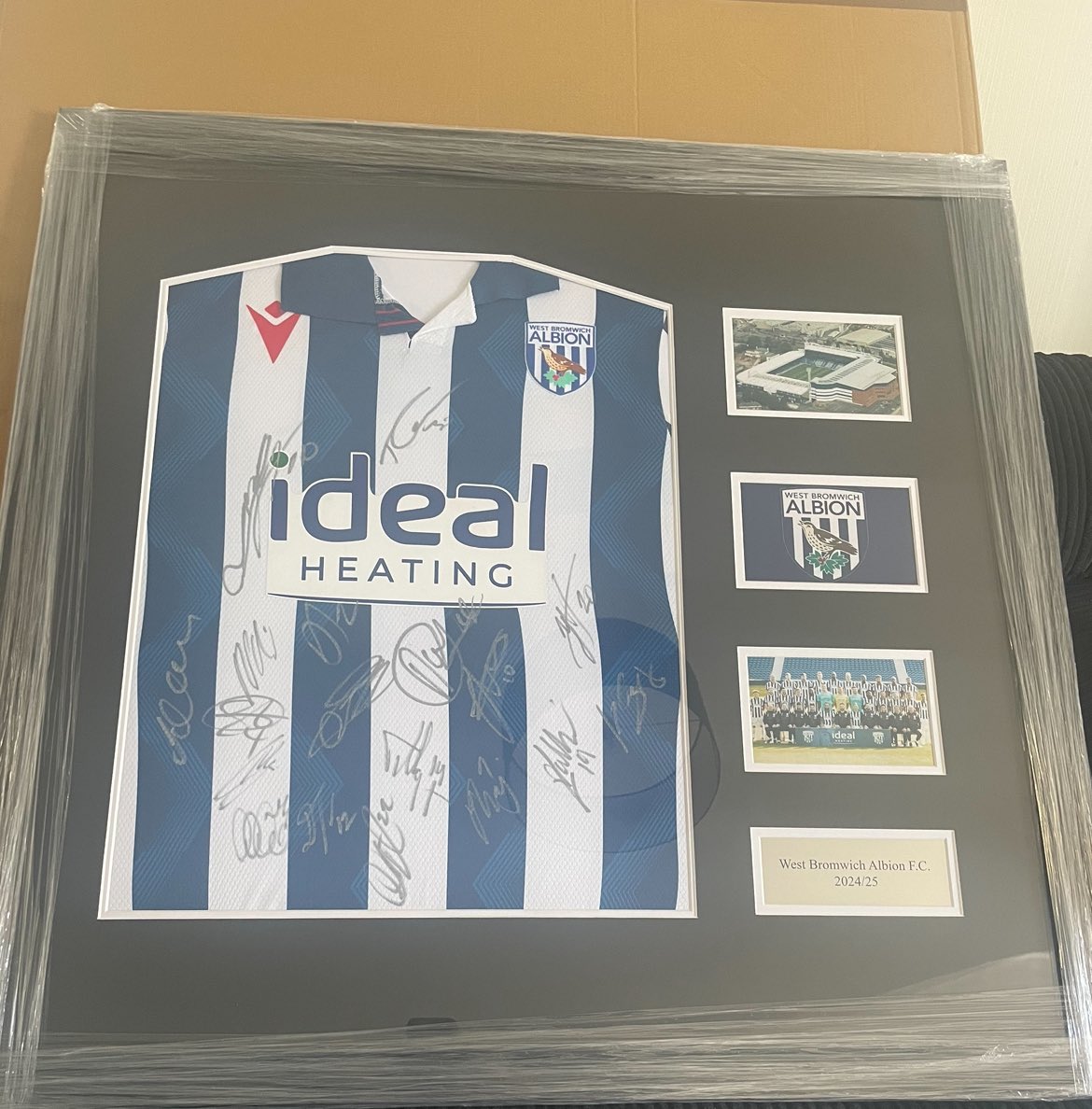 Villafanmike🦁 (@villafanmike) on Twitter photo Just had this delivered from <a href="/_ROMemorabilia_/">RO Sport Memorabilia</a>
Great service yet again.
Any #wba fans interested in winning it, let me know. Just had this delivered from <a href="/_ROMemorabilia_/">RO Sport Memorabilia</a>
Great service yet again.
Any #wba fans interested in winning it, let me know.