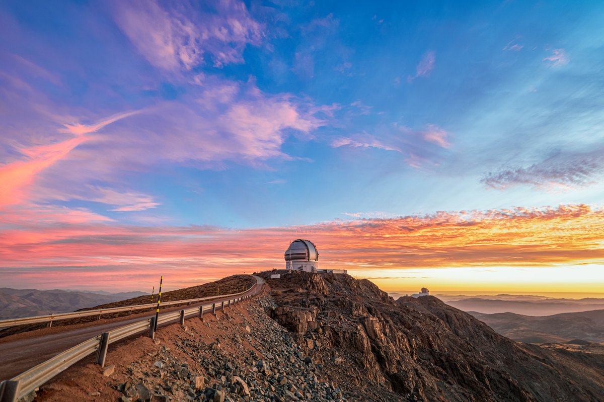 Gemini Observatory (@geminiobs) on Twitter photo Hello, neighbor! 👋🏘️ The NSF–DOE <a href="/VRubinObs/">NSF-DOE Rubin Observatory</a> is next door to Gemini South and the SOAR telescope on Cerro Pachón in Chile. These neighbors are excited to share their incredible scientific discoveries with all of humanity!
📸NOIRLab/NSF/AURA/P. Horálek
#RubinFirstLook Hello, neighbor! 👋🏘️ The NSF–DOE <a href="/VRubinObs/">NSF-DOE Rubin Observatory</a> is next door to Gemini South and the SOAR telescope on Cerro Pachón in Chile. These neighbors are excited to share their incredible scientific discoveries with all of humanity!
📸NOIRLab/NSF/AURA/P. Horálek
#RubinFirstLook