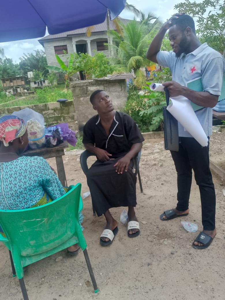 ghanaredcross's tweet photo. Spreading Mpox awareness across the Western Region. 💪 The GRCS's incredible volunteers are on the ground, arming residents with essential prevention knowledge. #MpoxPrevention #GhanaHealth #RedCross @ICRC_Africa @IFRC_DREF @IFRCAfrica @ICRC @ifrc https://t.co/PxK5dpkSqo