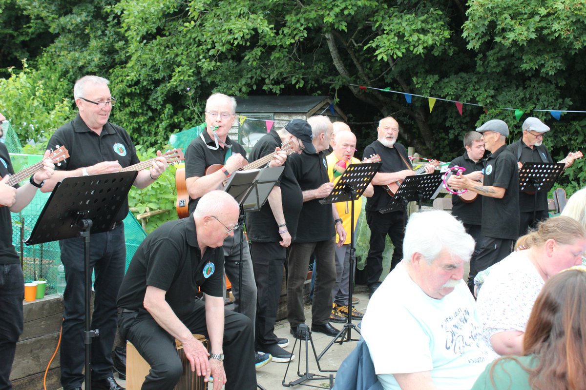 Colin Neighbourhood (@cnpartnership) on Twitter photo Last week, we were up at the Colin Allotments for our annual Colin Volunteer BBQ, an event focused on celebrating the work the volunteers do.
Thanks to the <a href="/CommunitiesNI/">Communities NI</a> and <a href="/belfastcc/">Belfast City Council</a> for supporting this event and to <a href="/VolunteerNow1/">Volunteer Now</a> for supporting with resources for attendees Last week, we were up at the Colin Allotments for our annual Colin Volunteer BBQ, an event focused on celebrating the work the volunteers do.
Thanks to the <a href="/CommunitiesNI/">Communities NI</a> and <a href="/belfastcc/">Belfast City Council</a> for supporting this event and to <a href="/VolunteerNow1/">Volunteer Now</a> for supporting with resources for attendees