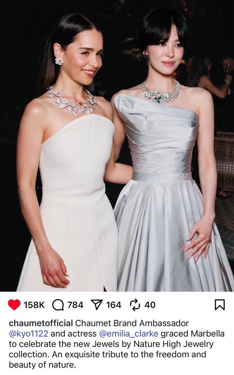 #SongHyeKyo 💎#chaumet

Two beautiful ladies 🥰🥰

#songhyekyo #송혜교 #ซงฮเยคโย