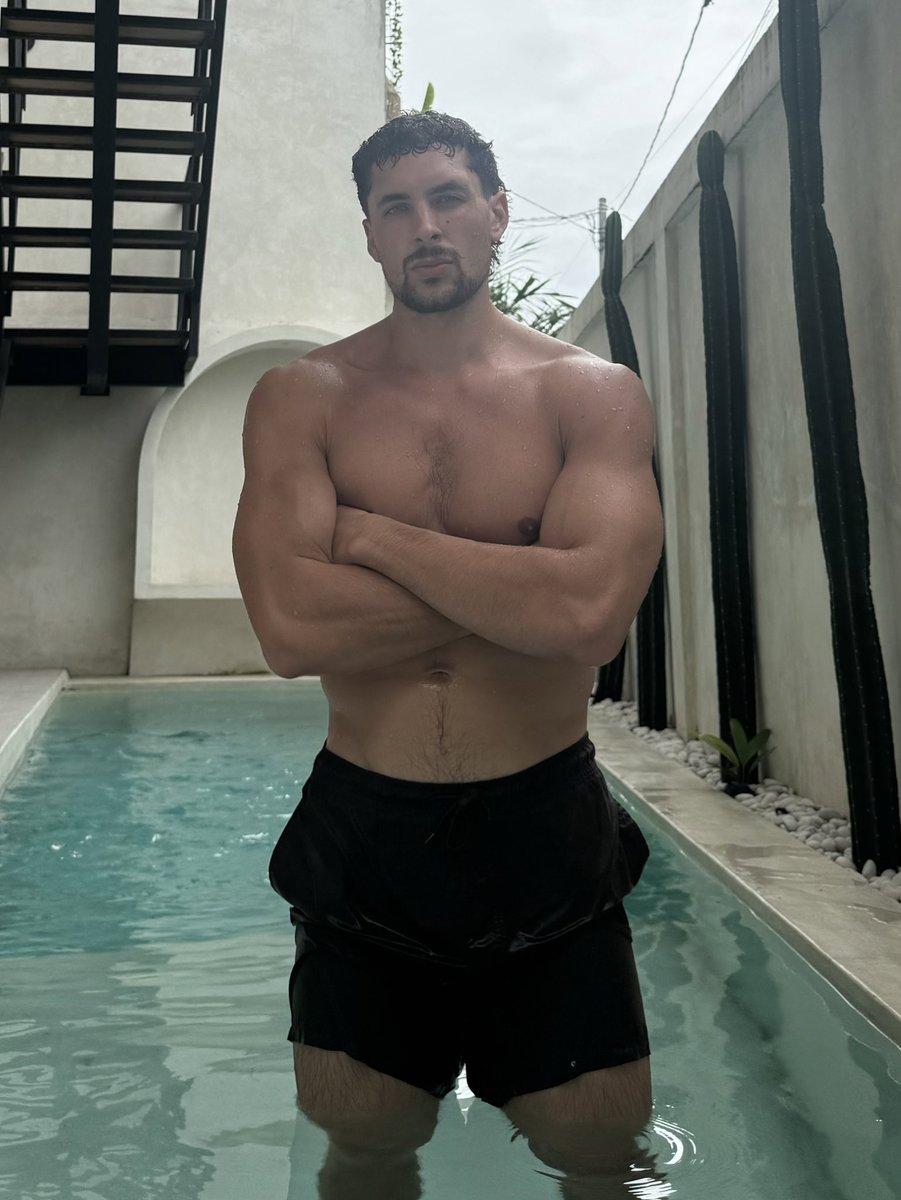 FindomBryan's tweet image. Open your wallet and watch Daddy swim in it. 😏💦
