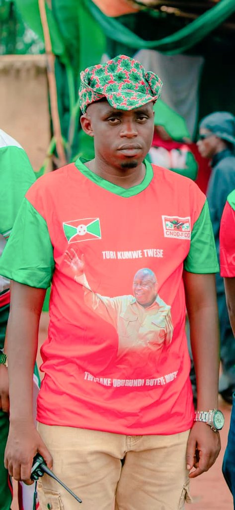 🎉👏 Félicitations à un leader confirmé !

Nous adressons nos chaleureuses félicitations à Yakaremye Jean Bosco, nommé Secrétaire Communale du parti au pouvoir <a href="/CnddFdd/">CNDD-FDD</a> en commune élargie de <a href="/CommuneNgozi/">Commune Ngozi</a> 🇧🇮  en @NgoziProvince.#Burundi <a href="/GeneralNeva/">SE Evariste Ndayishimiye</a> <a href="/CnddFddButanyer/">Cndd-Fdd Butanyerera</a> <a href="/R_Ndikuriyo/">Ndikuriyo Révérien</a>