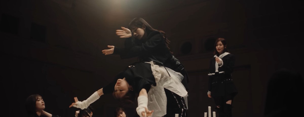 N22888's tweet photo. りこなぎフロントおめでとぉぉぉ！！！！😭
りこちゃん腰すごすぎ！！

#櫻坂46_港区パセリ 
#遠藤理子 https://t.co/GkPVC1YQMZ
