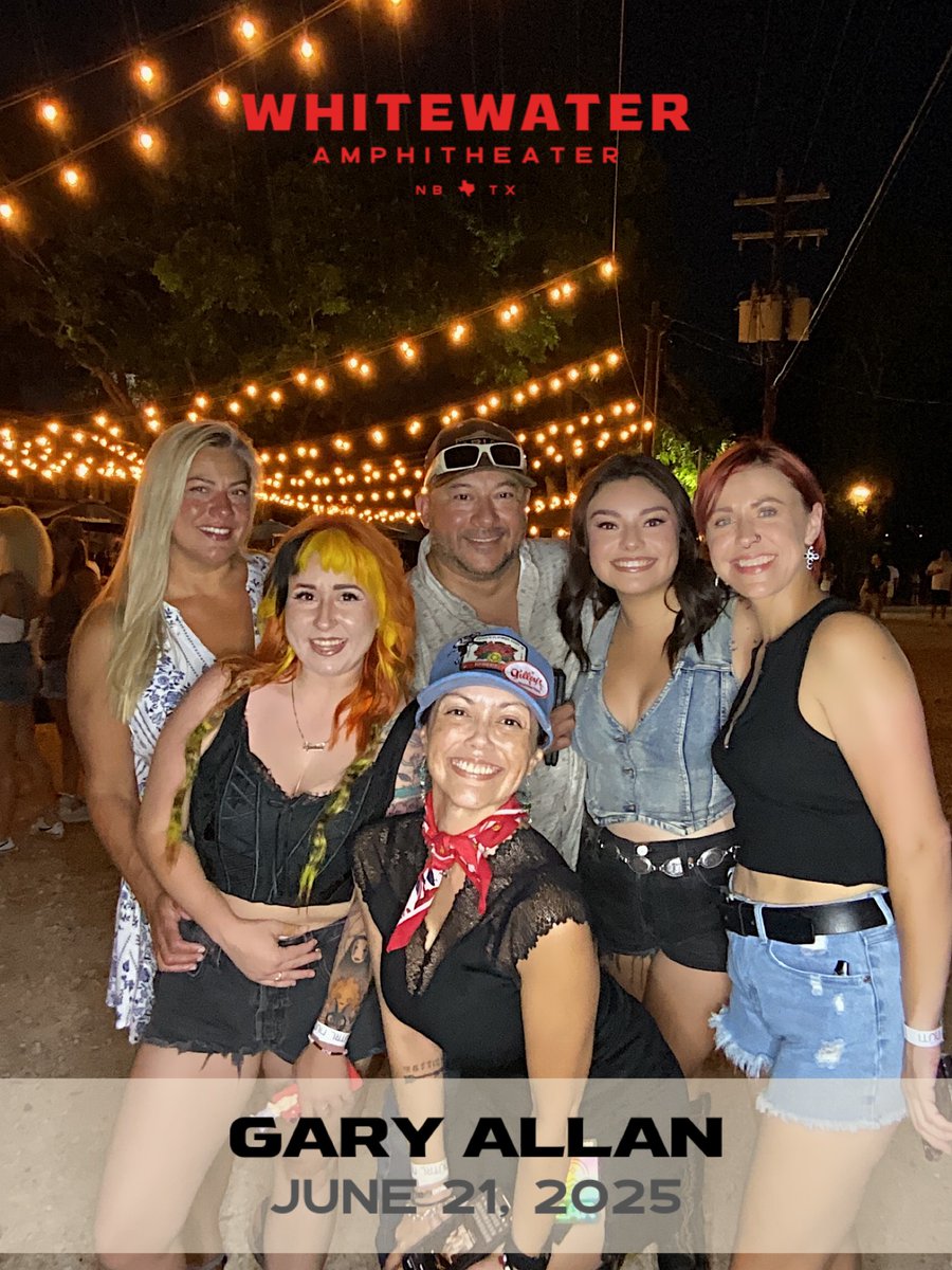 WhitewaterRocks's tweet image. 📸 Caught some memories at the @GaryAllan photobooth lthis weekend?
Tag yourself and your crew!
Check out all of the photos here 👉 simplebooth.com/gallery/xRa5eb…
#GaryAllan #ConcertMemories #PhotoboothFun #CountryMusicVibes