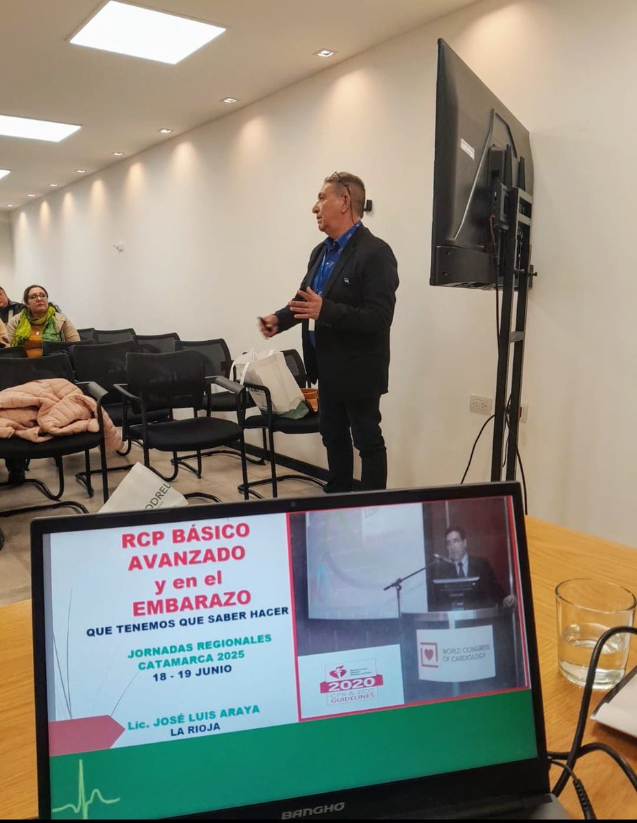 🙌🏼Se realizaron las Jornadas regionales de Catamarca, donde el Area Corazón y Mujer se hizo presente a través de las disertaciones sobre riesgo cardiovascular en la mujer.

"20 años en acción por la salud de tu
corazón"👇🏼🫀