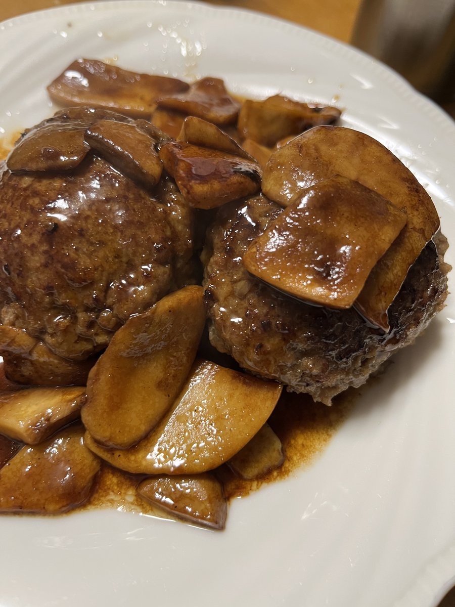 誕プレでモチチから貰ったハンバーグ食うぞ‼️😻