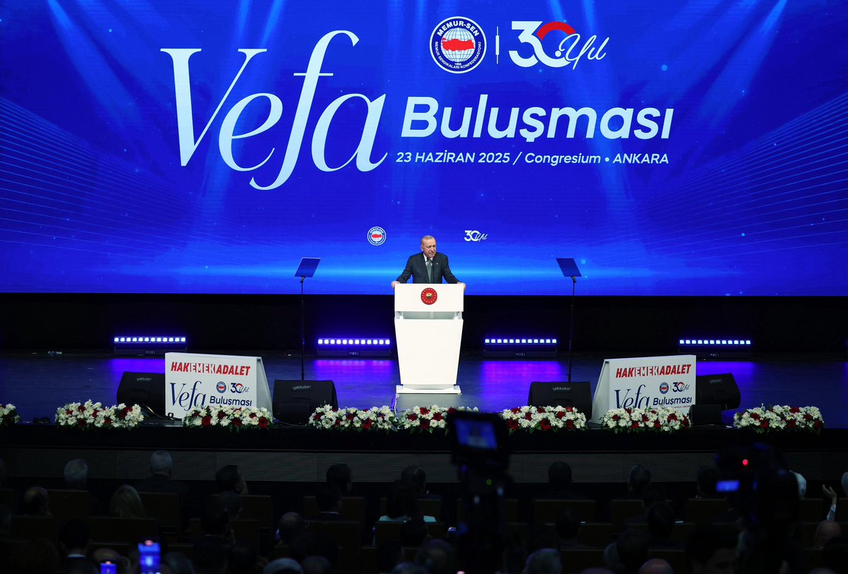 a_uraloglu's tweet photo. 📍Ankara

Memur-Sen 30. Yıl Vefa Buluşması’nı Cumhurbaşkanımız Sn. @RTErdogan’ın teşrifleriyle gerçekleştirdik.

Kuruluşundan itibaren bu çatı altında emekle, alınteriyle, fedakarca çalışan tüm vatandaşlarımıza görevlerinde kolaylıklar diliyorum. 

Kamu çalışanlarımız ile ortak hedef doğrultusunda ülkemizin gelişimi ve kalkınması için birlikte mücadelemizi sürdüreceğiz.

Hak, emek ve adaletle nice 30. yıllara…

#TürkiyeHızlanıyor 🇹🇷
