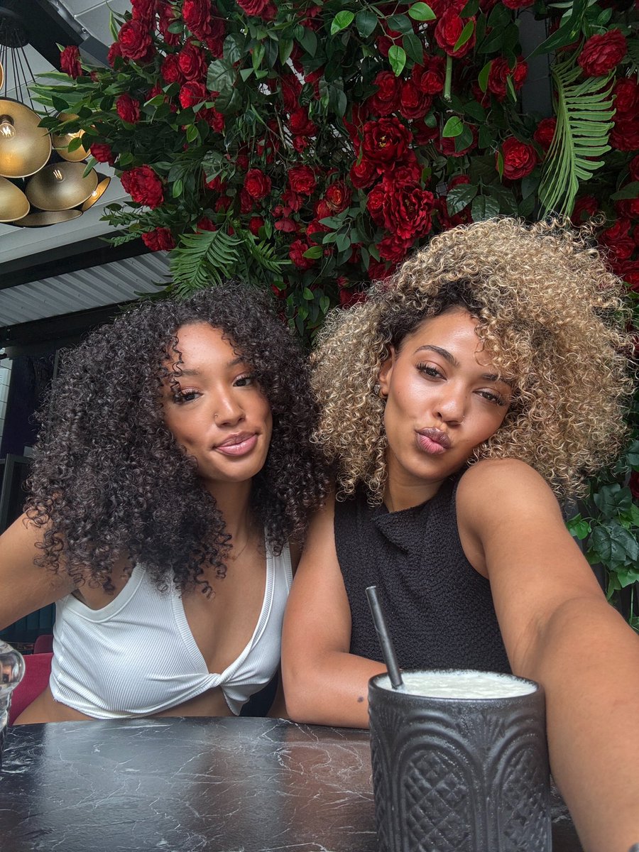 Curls, Curls and more curls 👩🏽‍🦱👩🏼‍🦱