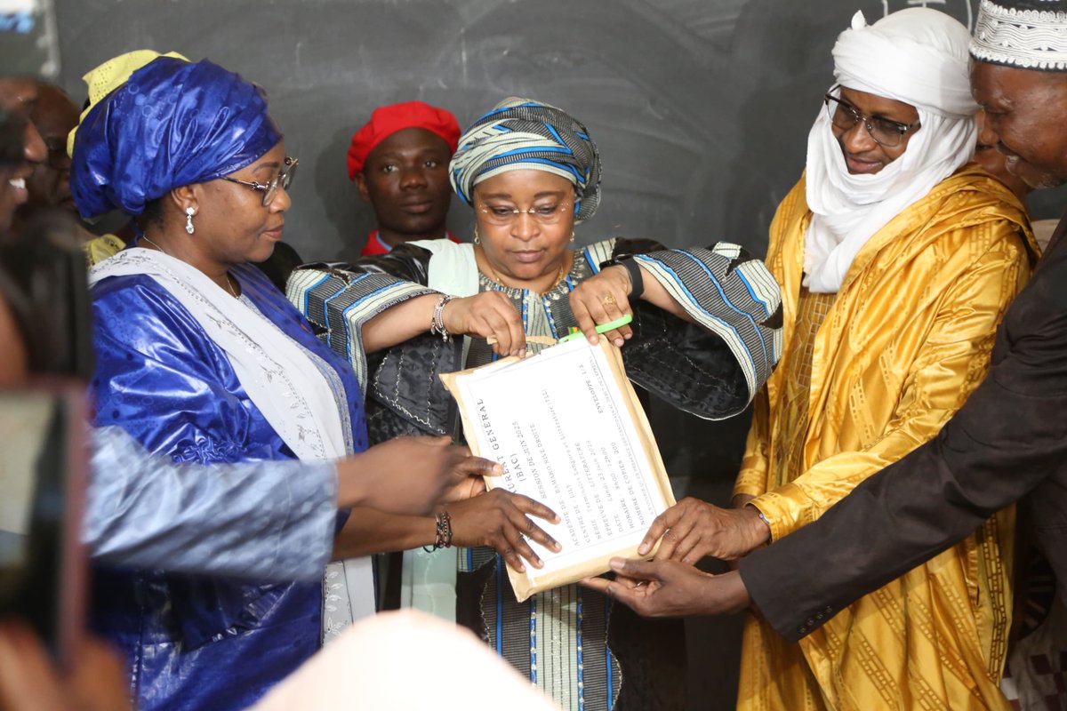 Malijetactu's tweet image. Lancement de la session du baccalauréat 2025: Le ministre Assa Badiallo Touré donne le ton des épreuves au lycée Ibrahim Ly malijet.com/education_et_f… #malijet #Lancement #session #baccalauréat #ministre #AssaBadialloTouré #ton #épreuves #lycée #IbrahimLy