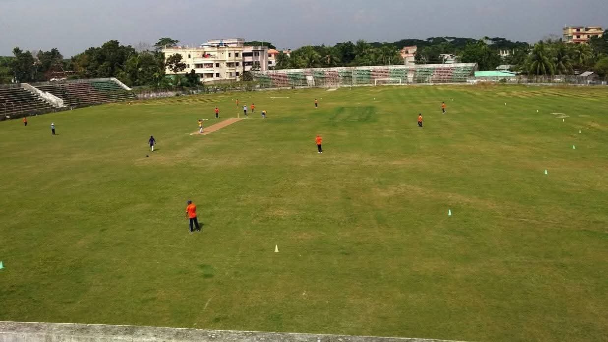 মাদারীপুর জেলা স্টেডিয়াম এখন মাদকের স্বর্গরাজ্য! প্রশাসনের নীরবতায় উদ্বিগ্ন স্থানীয়রা