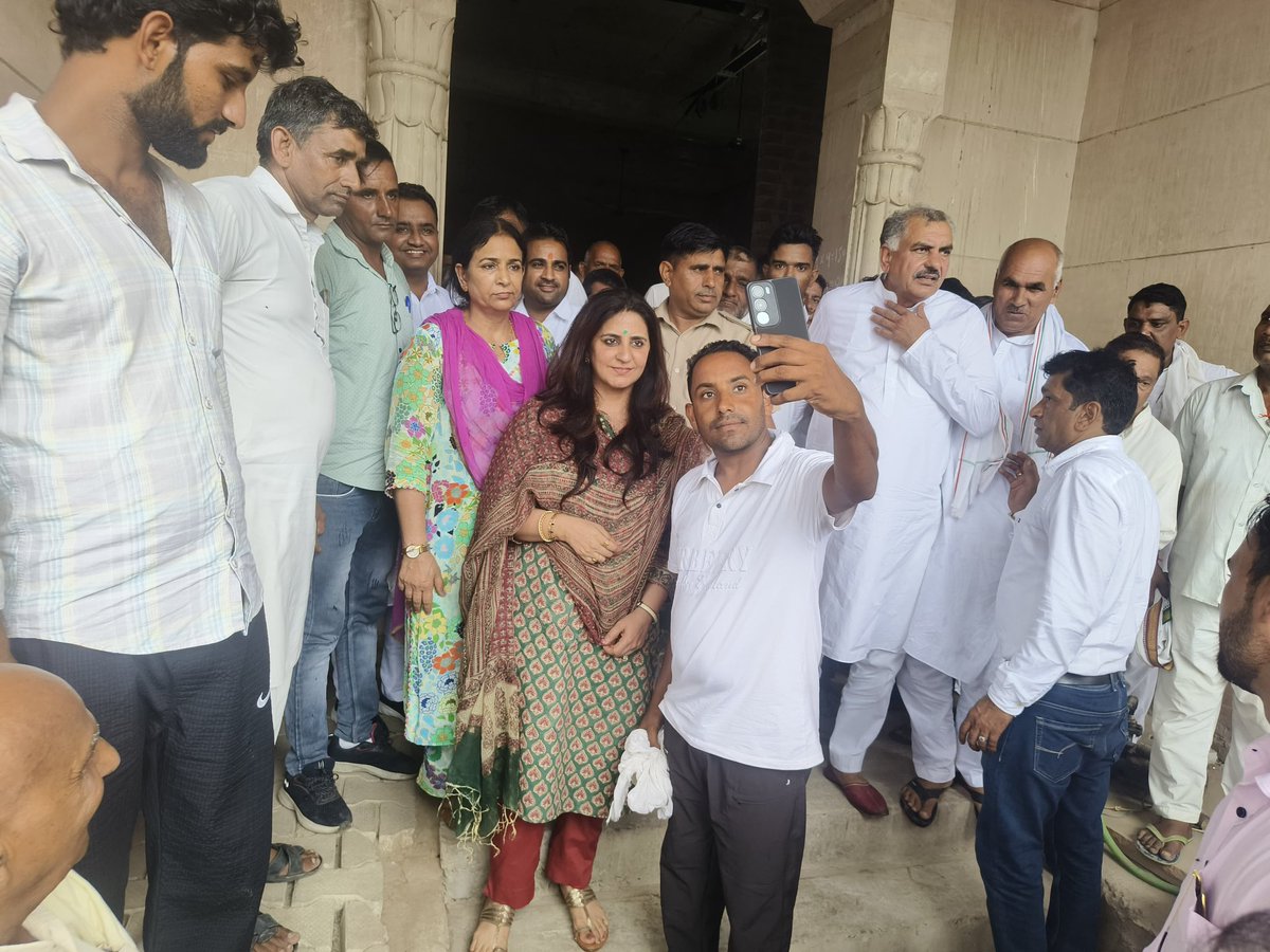 Kuldeep Bishnoi (@bishnoikuldeep) on Twitter photo 2. рдЖрджрдордкреБрд░ рдФрд░ рд╣рд┐рд╕рд╛рд░ рдЖрд╡рд╛рд╕ рдкрд░ рдЖрдЬ рдХрд╛рд░реНрдпрдХрддреНрд░реНрддрд╛рдУрдВ рдХреА рд╕рдорд╕реНрдпрд╛рдПрдВ рд╕реБрдиреАрдВ рддрдерд╛ рдЕрдзрд┐рдХрд╛рд░рд┐рдпреЛрдВ рд╕реЗ рдмрд╛рддрдЪреАрдд рдХрд░рдХреЗ рдЙрдиреНрд╣реЗрдВ рджреВрд░ рдХрд░рд╡рд╛рдиреЗ рдХрд╛ рдкреНрд░рдпрд╛рд╕ рдХрд┐рдпрд╛ред рдЖрджрдордкреБрд░ рдореЗрдВ рдЪрд▓ рд░рд╣реЗ рд╡рд┐рдХрд╛рд╕ рдХрд╛рд░реНрдпреЛрдВ рдХрд╛ рдЬрд╛рдпрдЬрд╝рд╛ рд▓рд┐рдпрд╛ред рдЕрдкрдиреЛрдВ рдХреЗ рд╕реБрдЦ-рджреБрдЦ рдореЗрдВ рд╢рд┐рд░рдХрдд рдХреАред рднрд╡реНрдп рдмрд┐рд╢реНрдиреЛрдИ рдХреЗ рдкреНрд░рдпрд╛рд╕реЛрдВ рд╕реЗ рдЖрджрдордкреБрд░ рдореЗрдВ рд╡рд┐рдХрд╛рд╕ рдХрд╛рд░реНрдп рдкреНрд░рдЧрддрд┐ рдкрд░ рд╣реИрдВред рдкреНрд░рджреЗрд╢ 2. рдЖрджрдордкреБрд░ рдФрд░ рд╣рд┐рд╕рд╛рд░ рдЖрд╡рд╛рд╕ рдкрд░ рдЖрдЬ рдХрд╛рд░реНрдпрдХрддреНрд░реНрддрд╛рдУрдВ рдХреА рд╕рдорд╕реНрдпрд╛рдПрдВ рд╕реБрдиреАрдВ рддрдерд╛ рдЕрдзрд┐рдХрд╛рд░рд┐рдпреЛрдВ рд╕реЗ рдмрд╛рддрдЪреАрдд рдХрд░рдХреЗ рдЙрдиреНрд╣реЗрдВ рджреВрд░ рдХрд░рд╡рд╛рдиреЗ рдХрд╛ рдкреНрд░рдпрд╛рд╕ рдХрд┐рдпрд╛ред рдЖрджрдордкреБрд░ рдореЗрдВ рдЪрд▓ рд░рд╣реЗ рд╡рд┐рдХрд╛рд╕ рдХрд╛рд░реНрдпреЛрдВ рдХрд╛ рдЬрд╛рдпрдЬрд╝рд╛ рд▓рд┐рдпрд╛ред рдЕрдкрдиреЛрдВ рдХреЗ рд╕реБрдЦ-рджреБрдЦ рдореЗрдВ рд╢рд┐рд░рдХрдд рдХреАред рднрд╡реНрдп рдмрд┐рд╢реНрдиреЛрдИ рдХреЗ рдкреНрд░рдпрд╛рд╕реЛрдВ рд╕реЗ рдЖрджрдордкреБрд░ рдореЗрдВ рд╡рд┐рдХрд╛рд╕ рдХрд╛рд░реНрдп рдкреНрд░рдЧрддрд┐ рдкрд░ рд╣реИрдВред рдкреНрд░рджреЗрд╢