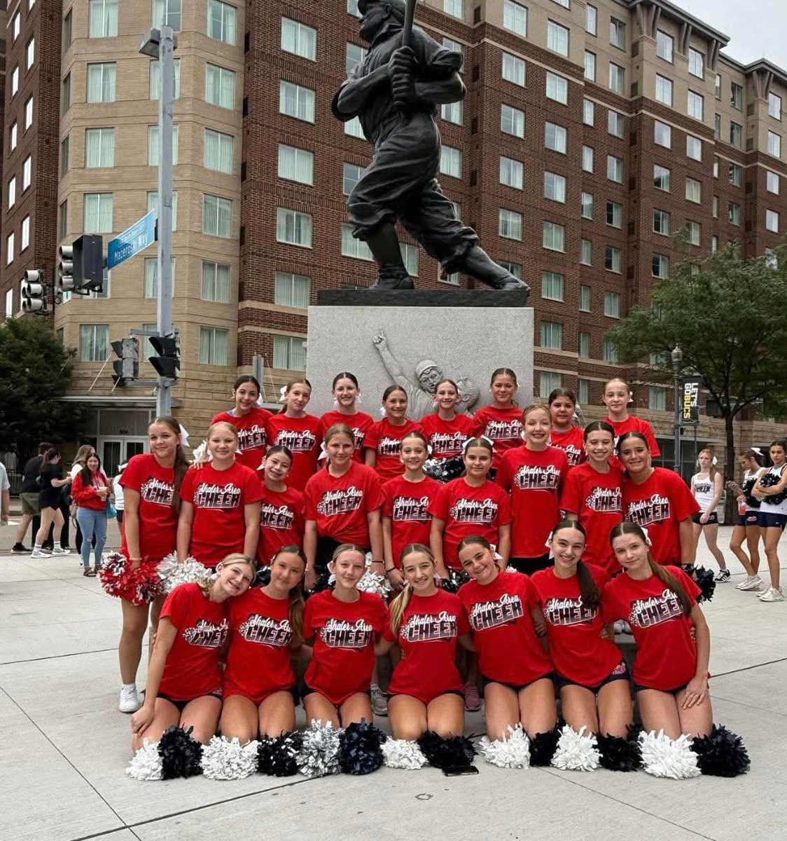 📣 Shout out to our incredible Shaler Area Cheerleaders for showing their support this weekend at the Epilepsy Association of Western and Central PA Family Fun Walk! 💜🎗️

#TitanPride #EngageEmpowerExcel