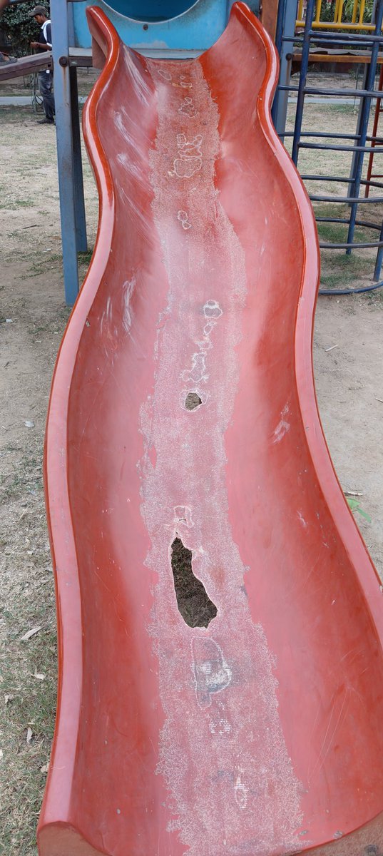 PunitPrabhakar's tweet photo. What a dangerous and pathetic condition of the park at mohali (Silvi park phase 10) if anything happens  who will be responsible for it.Please take some action  @CMOPbIndia @mcsasnagar https://t.co/pr8iXtvAxA
